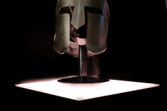 led_display_shelf_sculptural_object_acrylic_lighting